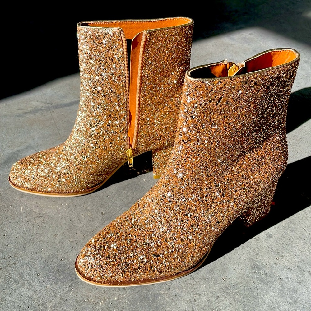 Hey Girl by Corkys tan extreme glitter boots size 8 never worn
